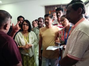 కాకినాడలో గృహ గణన ప్రక్రియను పరిశీలించిన కమిషనర్, సెంట్రల్ సెన్సెస్ జాయింట్ డైరెక్టర్